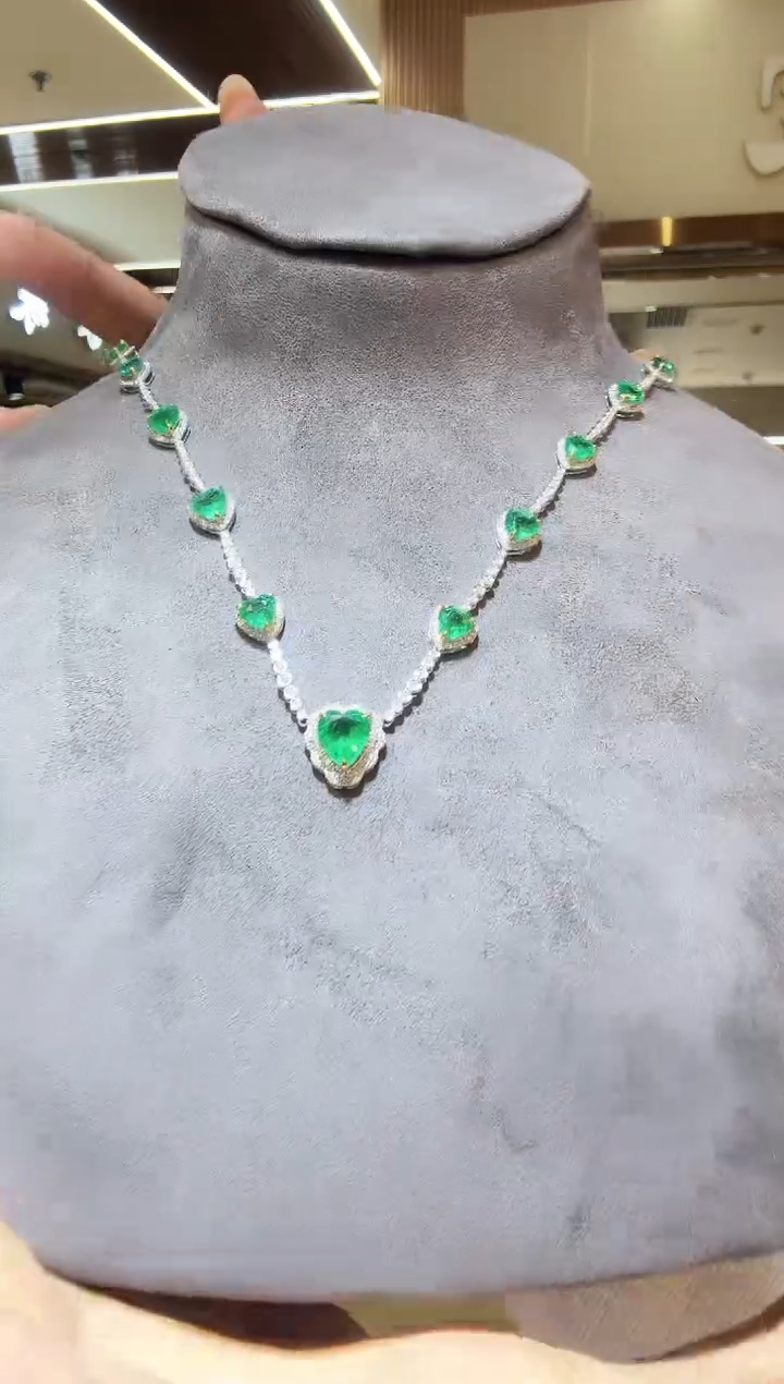 18K金镶嵌项链祖母绿21759
