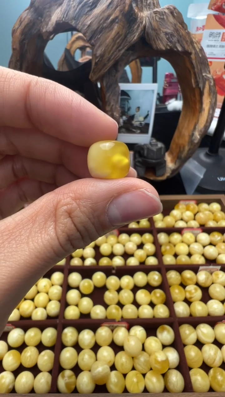 【闪购商品】蜜蜡裸石未镶嵌俄料老型12.3mm1.093克