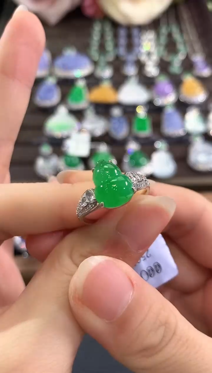 18K金镶嵌戒指翡翠c49     