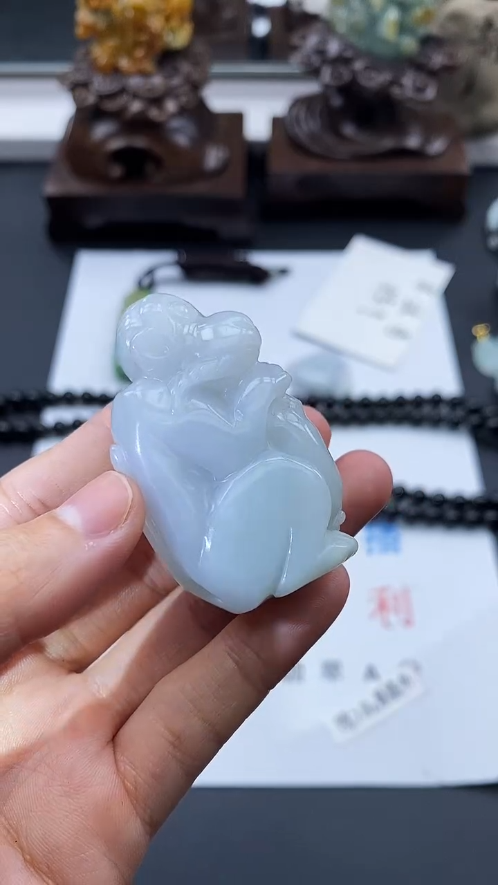 颈饰未镶嵌翡翠天然缅甸A货翡翠猴子