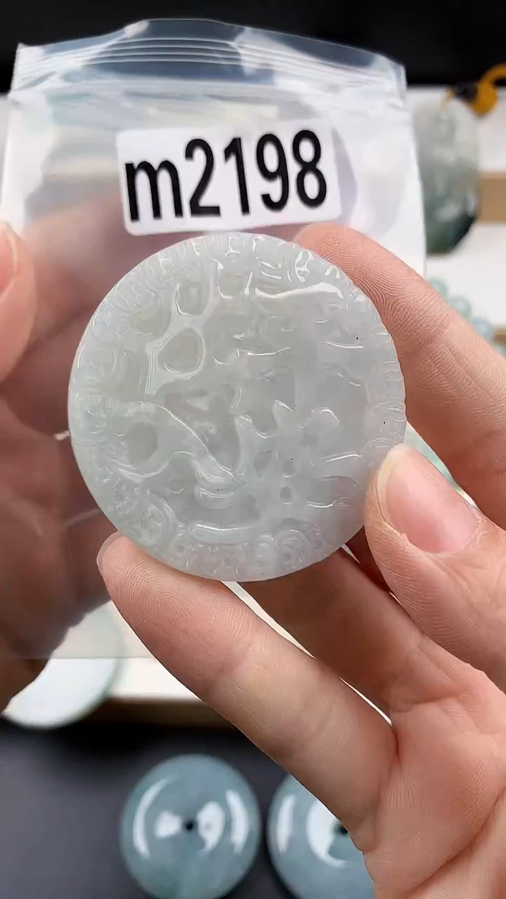 颈饰未镶嵌翡翠天然翡翠吊坠挂件