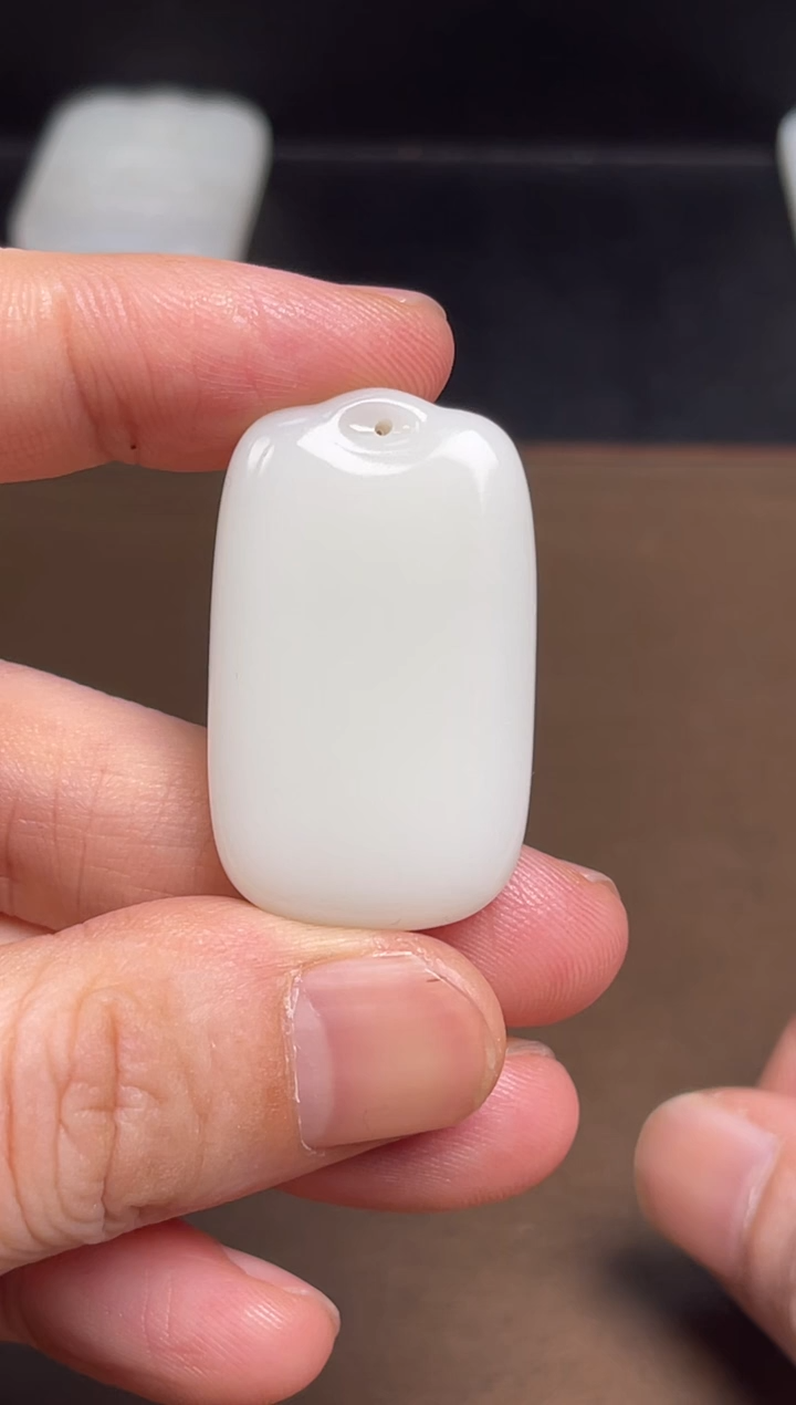 【闪购商品】和田玉颈饰未镶嵌18