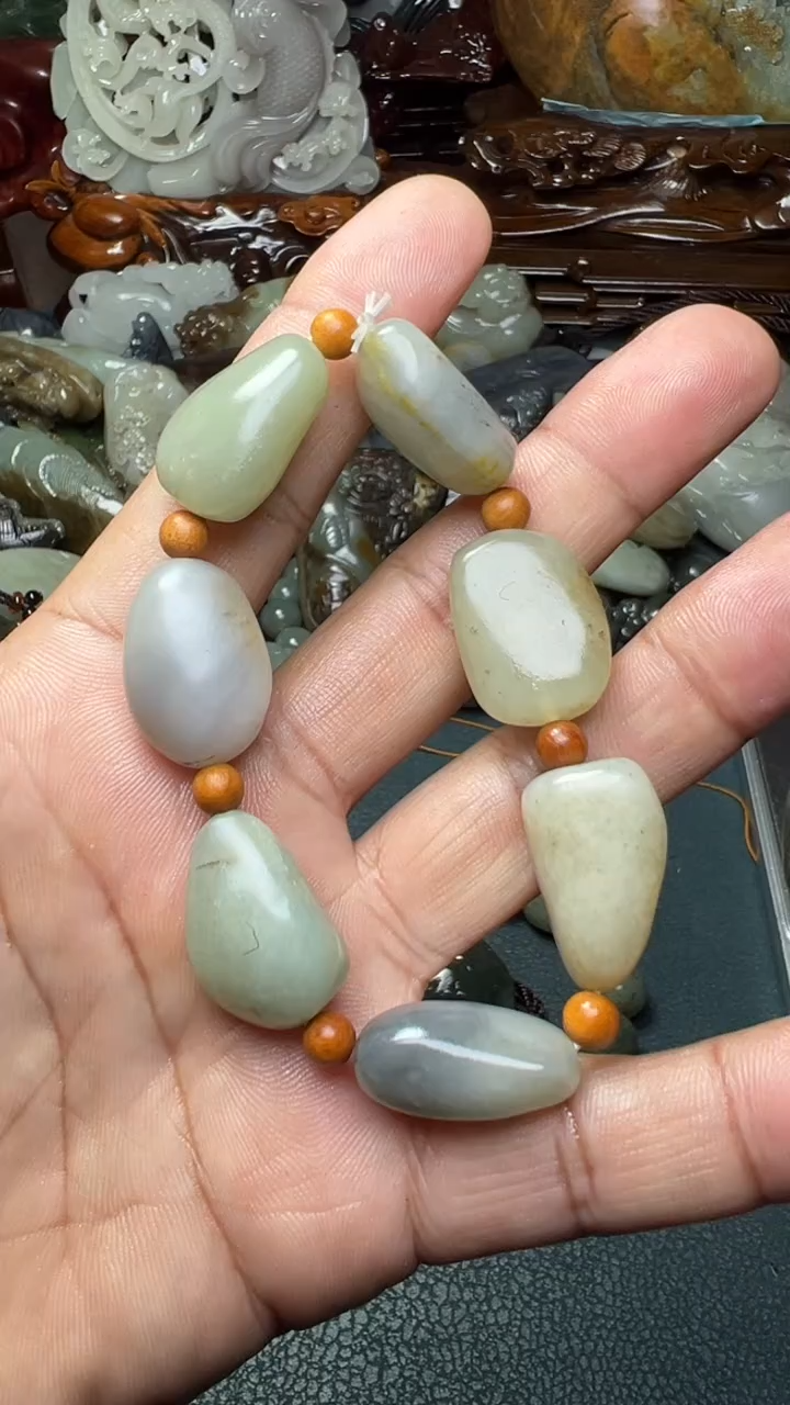 未镶嵌和田玉把件-