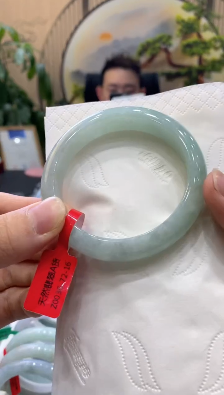 【闪购商品】翡翠手镯未镶嵌000002896