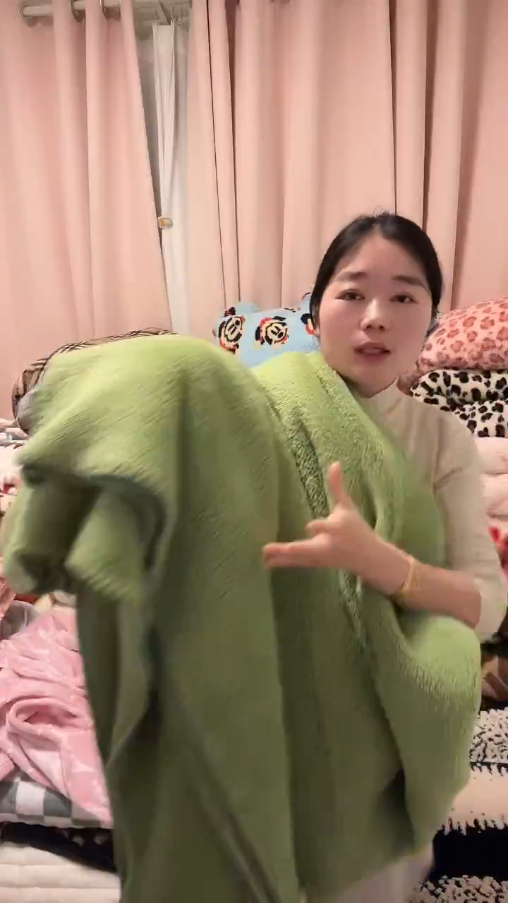 聚酯纤维2-2.3绿色-北极绒-S-瑕疵款