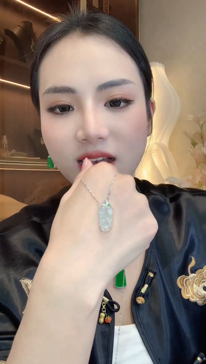 翡翠18K金镶嵌吊坠(不含链)A29