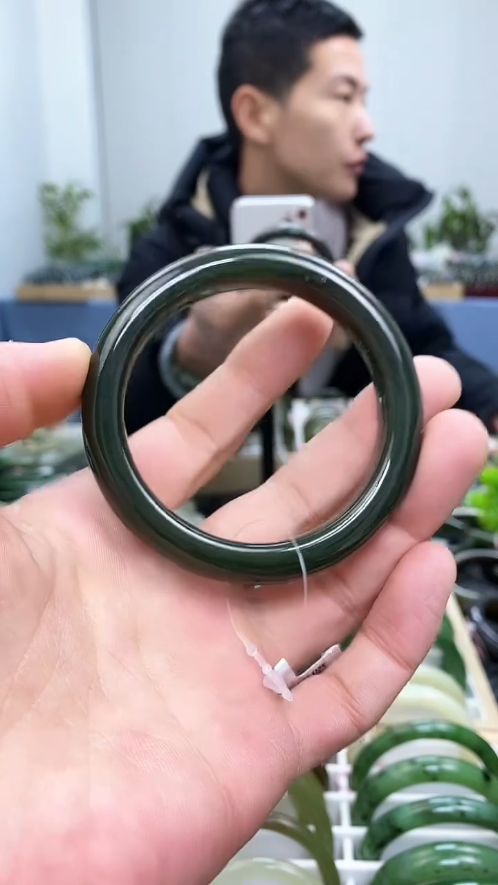 【闪购商品】和田玉手镯未镶嵌56