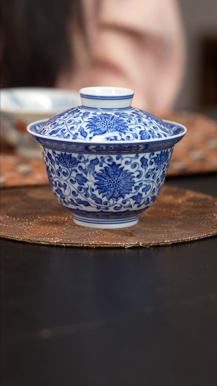 【闪购商品】杯看山柴窑青花缠枝盖碗