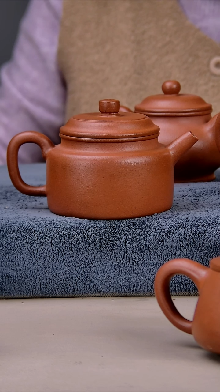 【闪购商品】紫砂茶壶的中红泥210