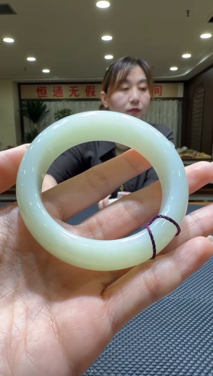 颈饰未镶嵌和田玉手镯56