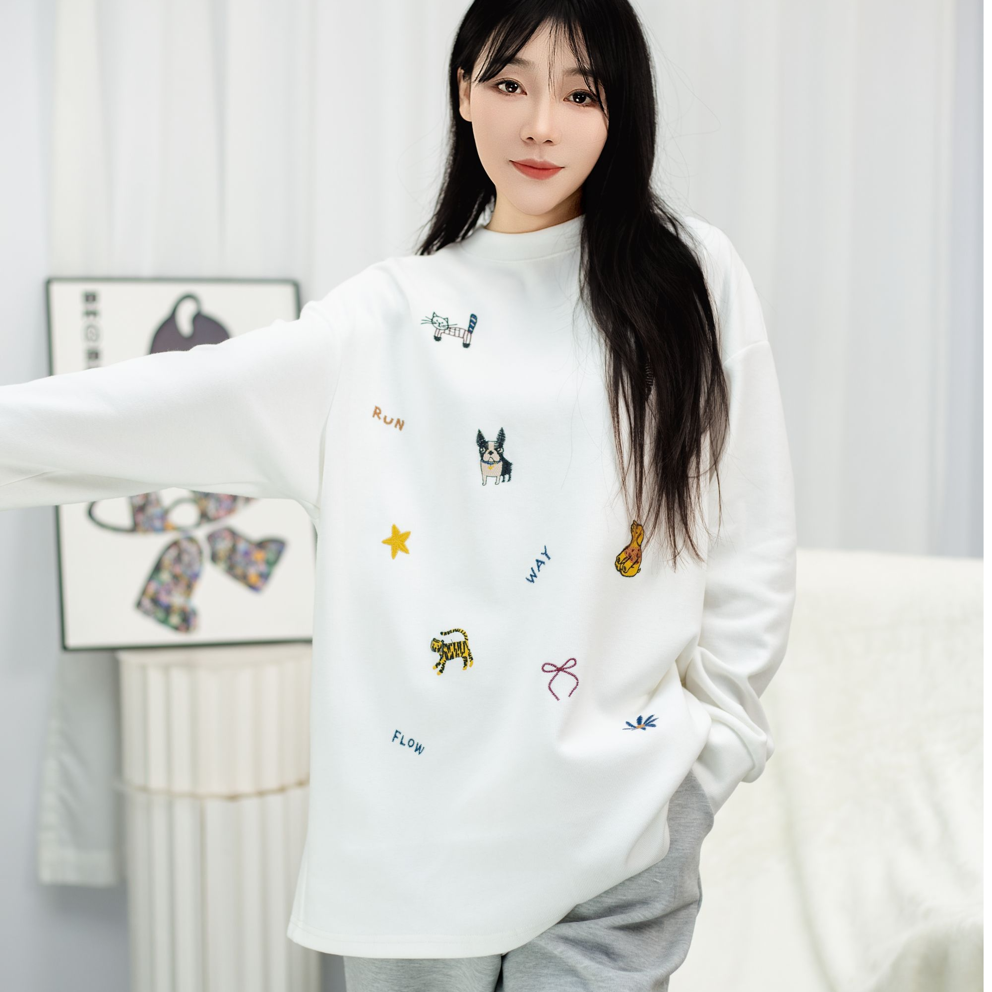 卡通风时尚刺绣休闲上衣长袖印花圆领春季情侣百搭