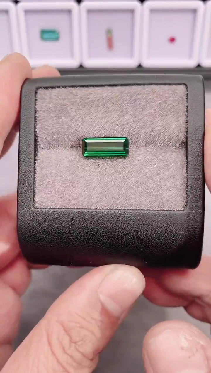 未镶嵌裸石碧玺约3.96