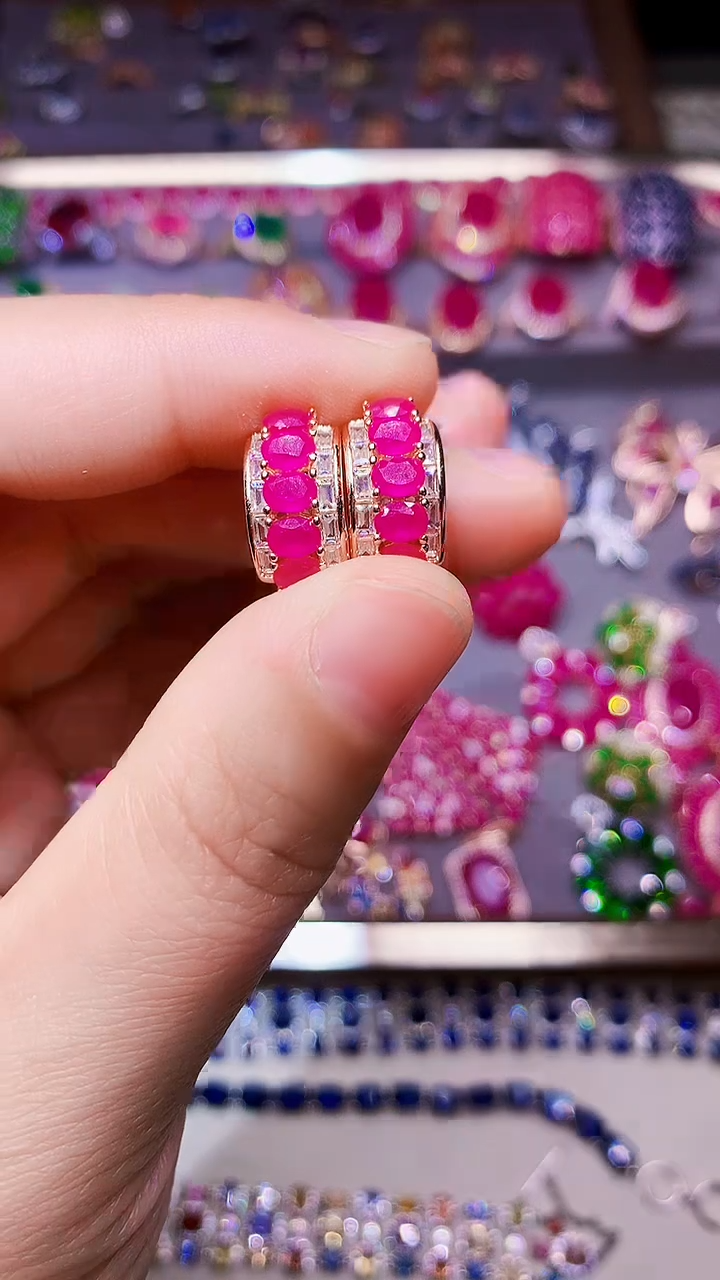 银S925镶嵌耳饰红宝石....