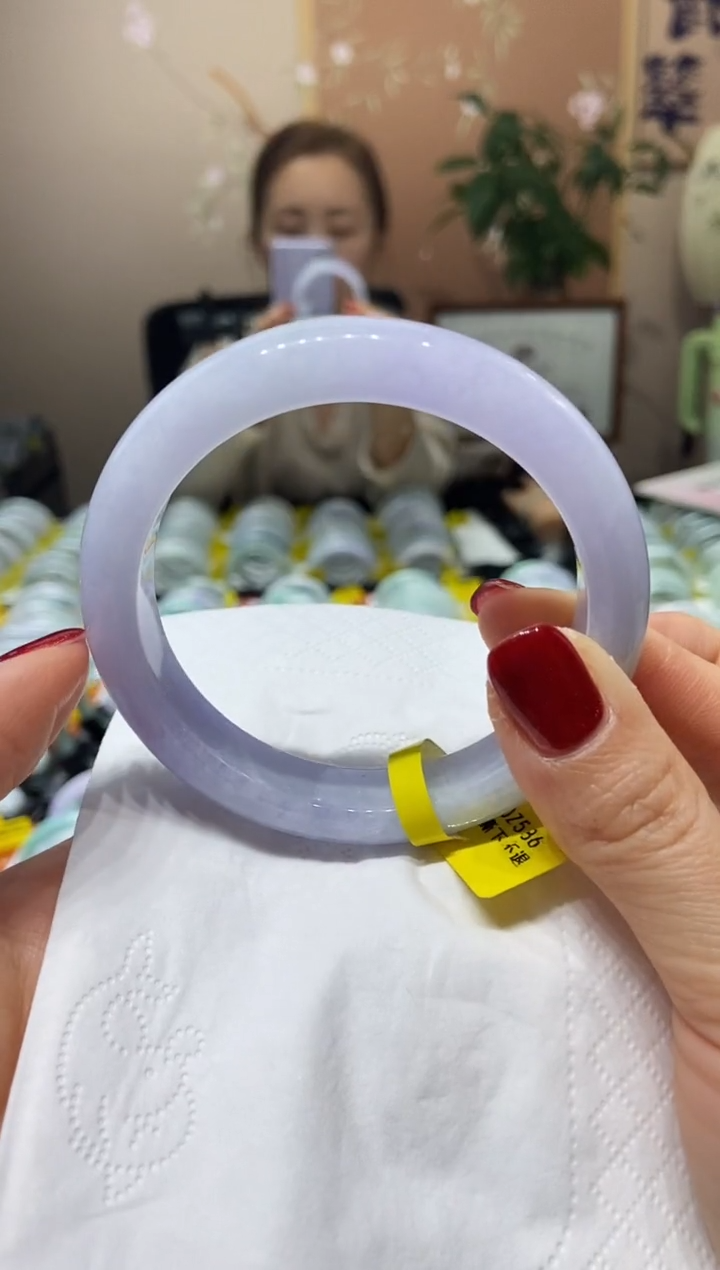 【闪购商品】翡翠手镯未镶嵌58圈口