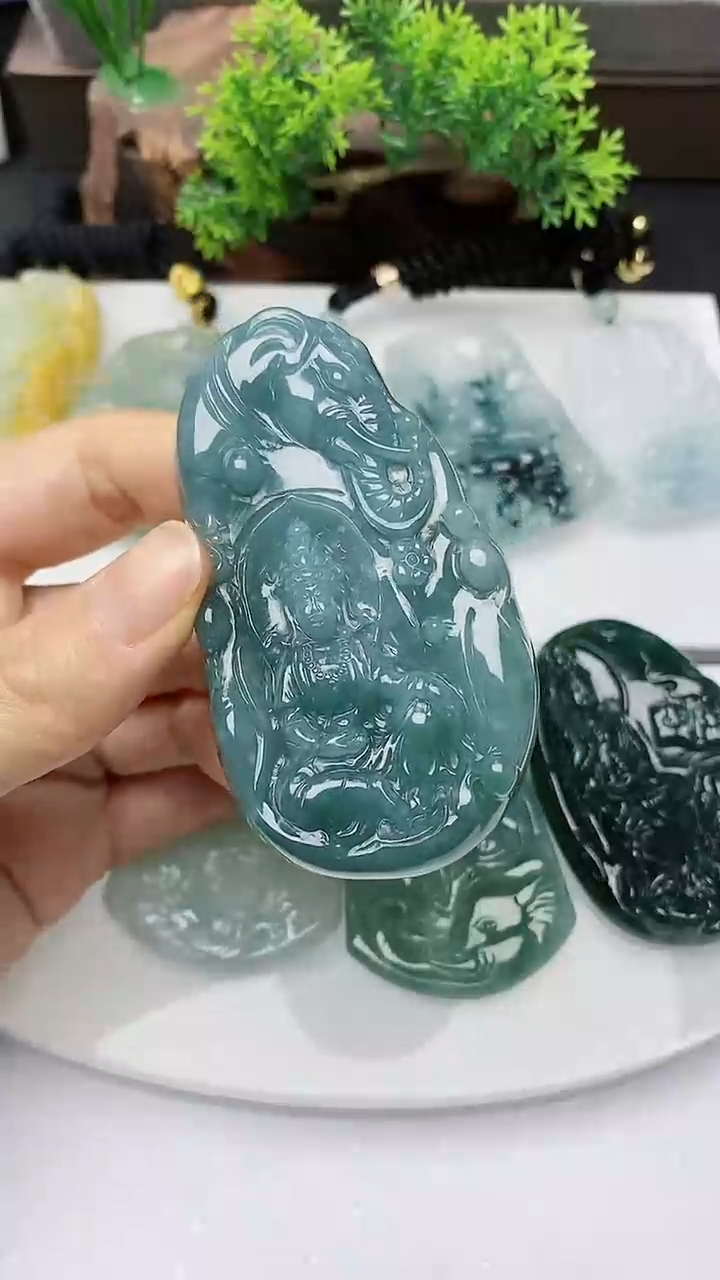 【闪购商品】翡翠颈饰未镶嵌