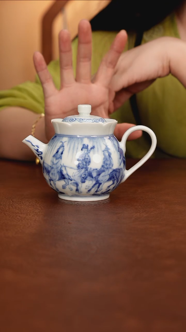 昭君出塞。景德镇瓷器，青花瓷手绘茶具~
