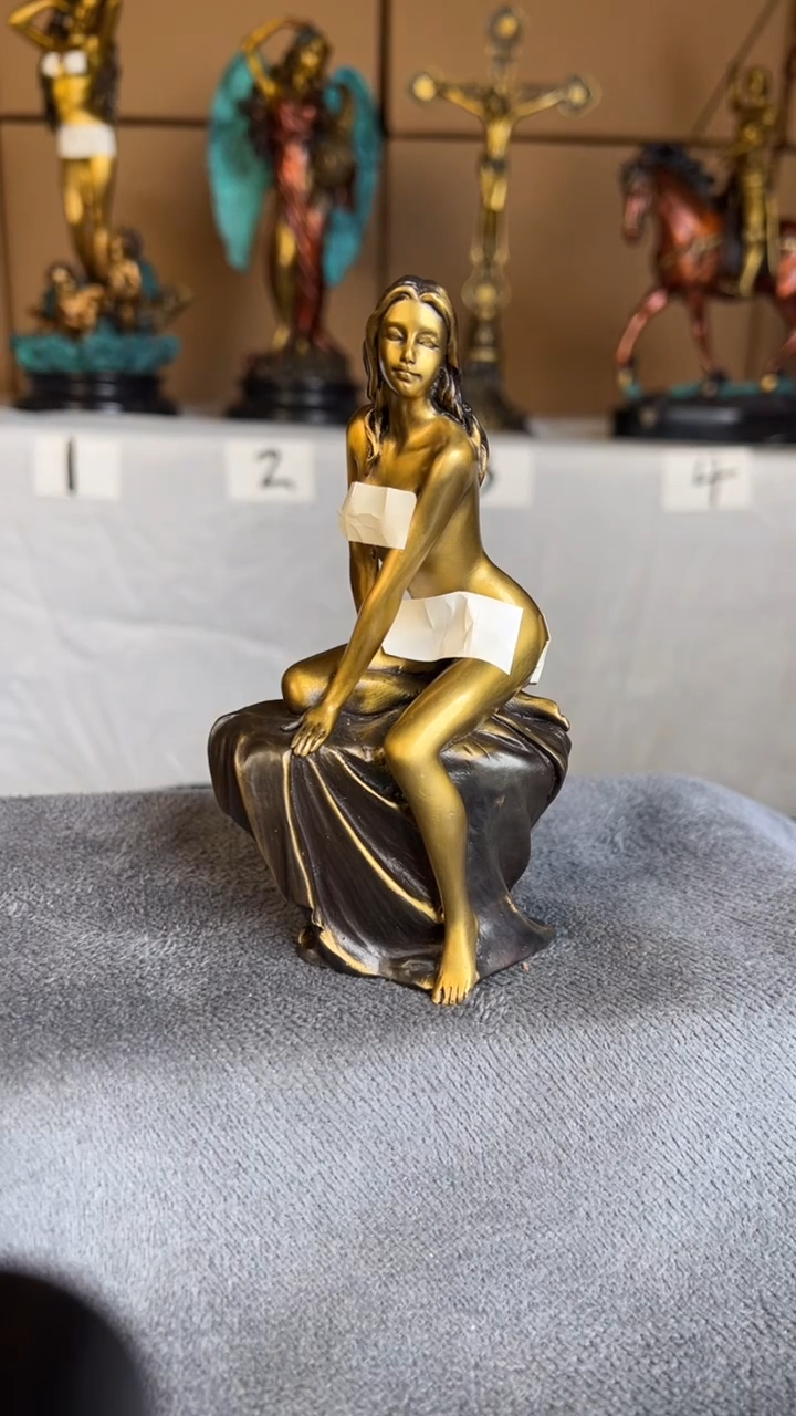 精铜材质精美雕塑
