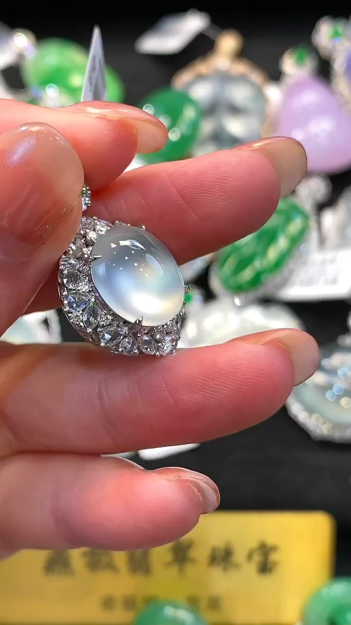 【闪购商品】翡翠吊坠(不含链)18K金镶嵌吊坠