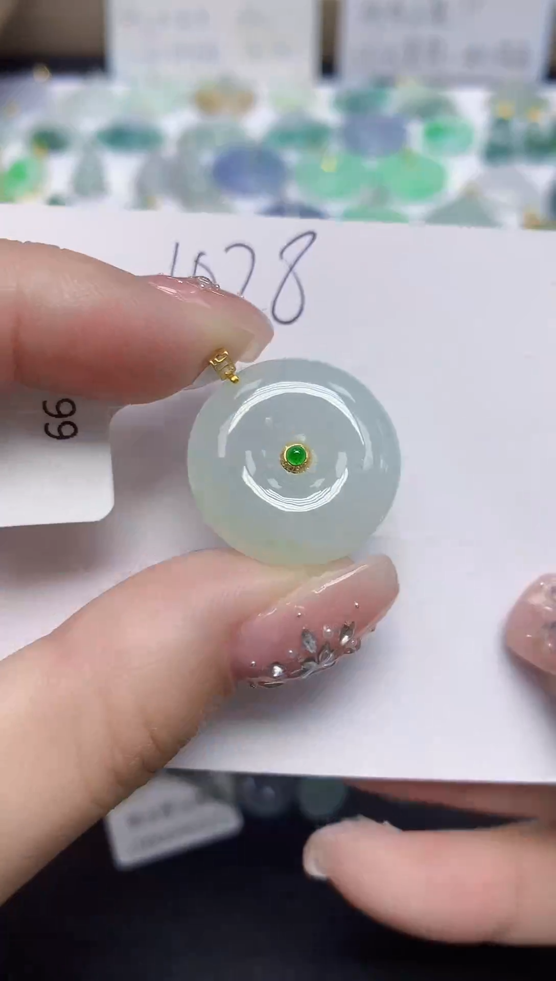 颈饰18K金镶嵌翡翠天然缅甸翡翠A货翡翠百元以上9元证书费自理