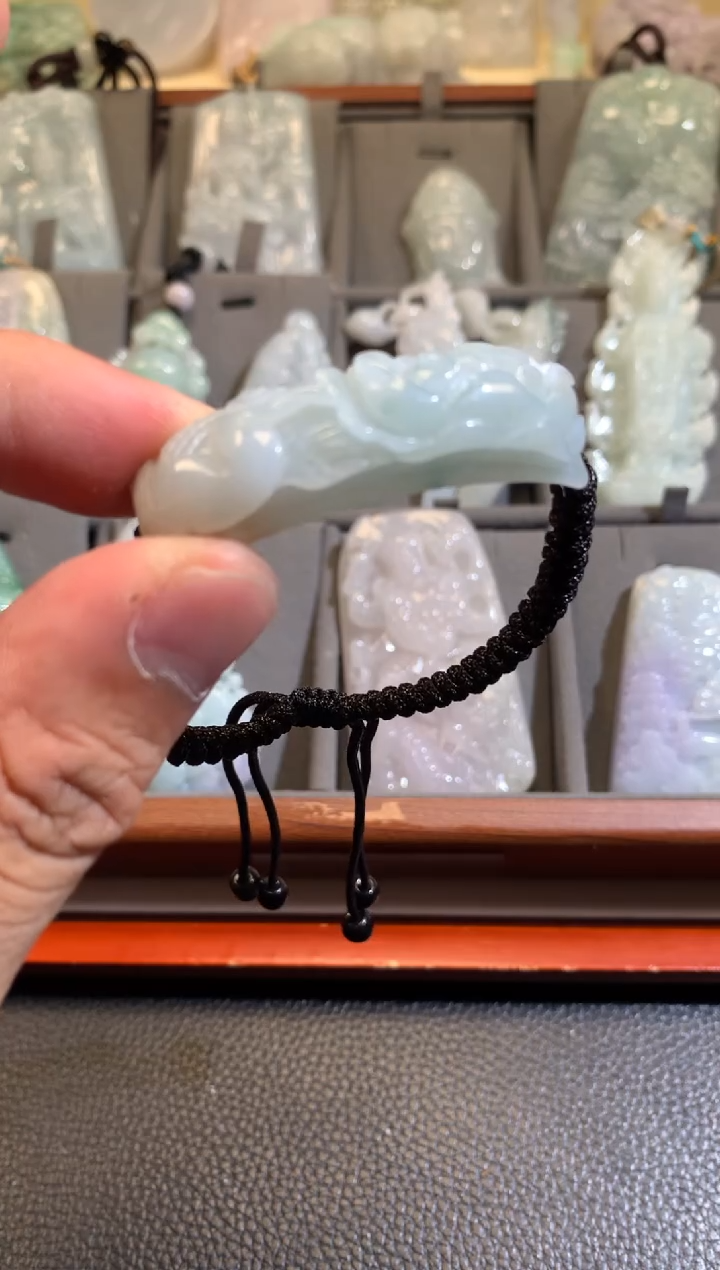 翡翠未镶嵌颈饰5/26/200