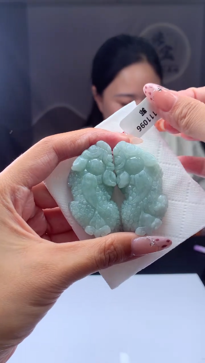 【闪购商品】定制翡翠未镶嵌挂件发货（拍一发一）