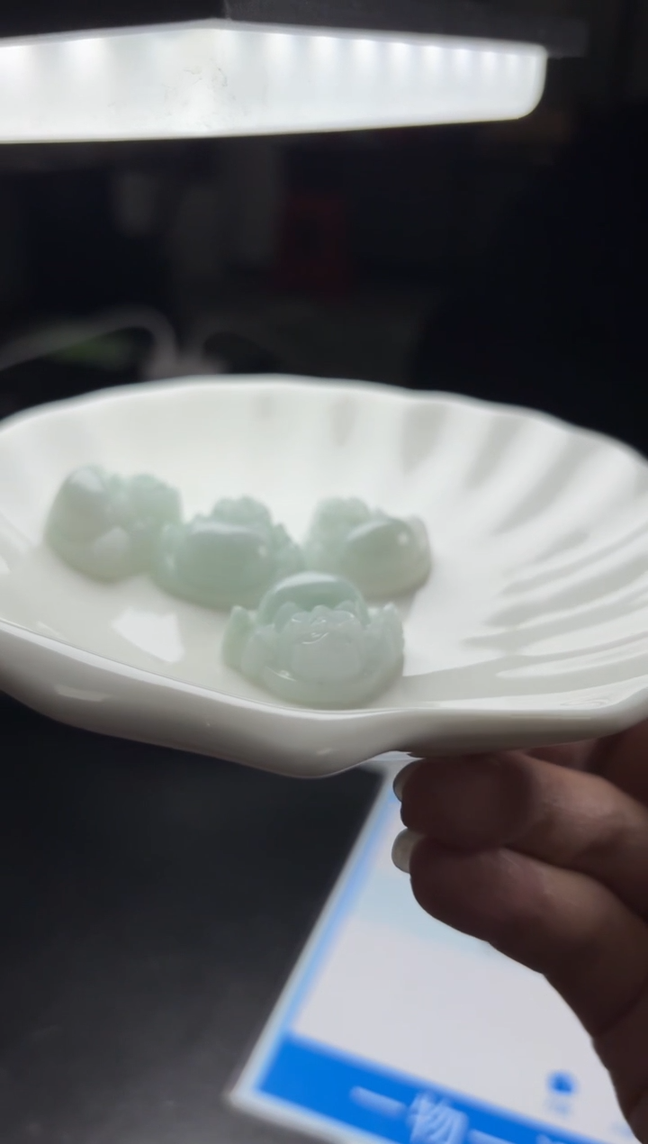 【闪购商品】翡翠挂件未镶嵌多样性发一件佛公