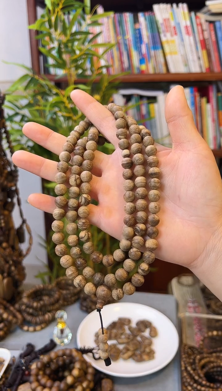 【闪购商品】沉香手串达拉干天然野圆珠多圈