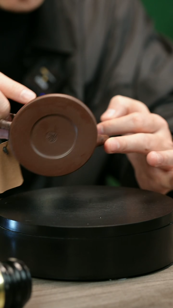 茶壶紫砂陈*H2377周卓琴贴叶竹瓢