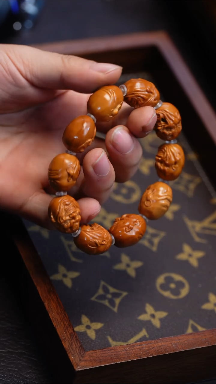 【闪购商品】橄榄核吊坠苏工橄榄核