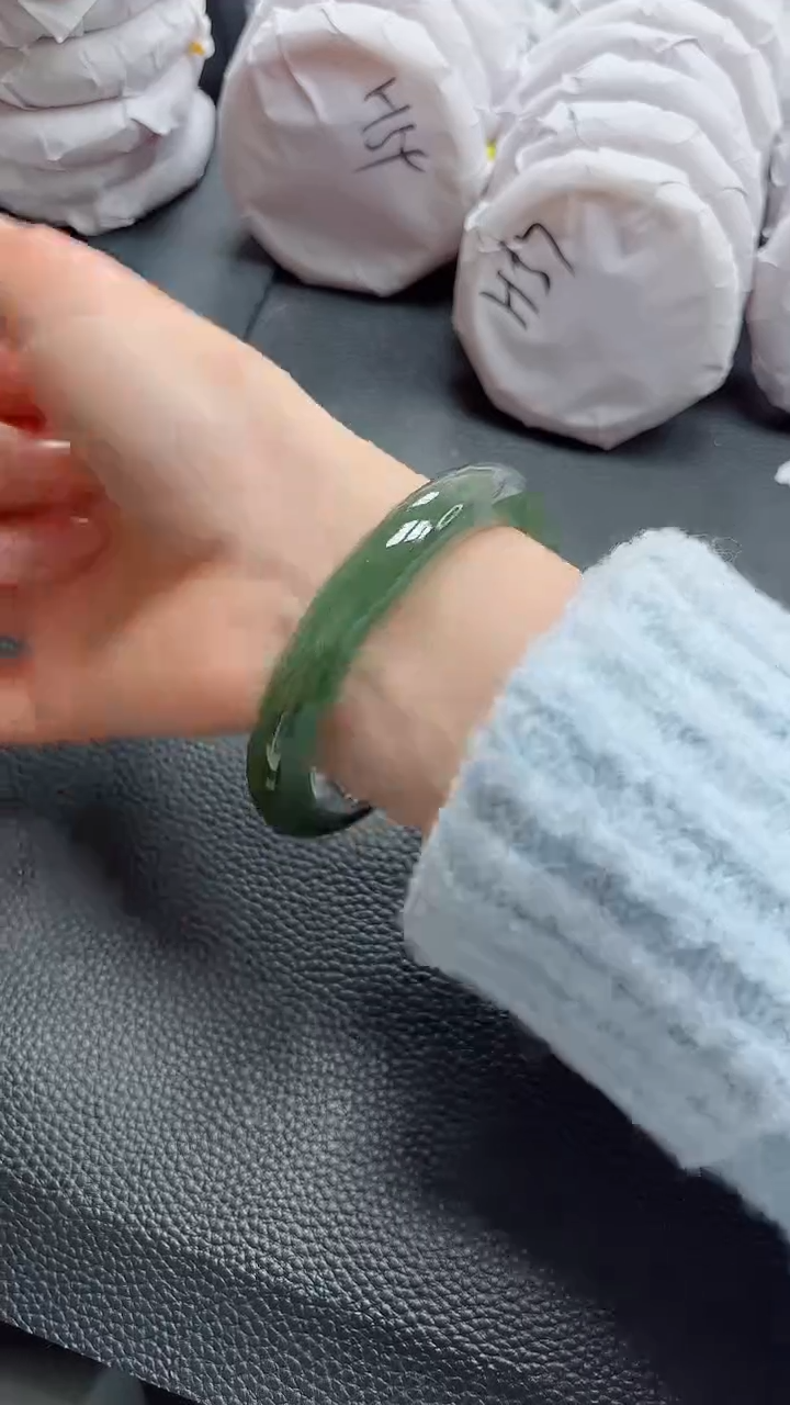 【闪购商品】和田玉手镯未镶嵌381