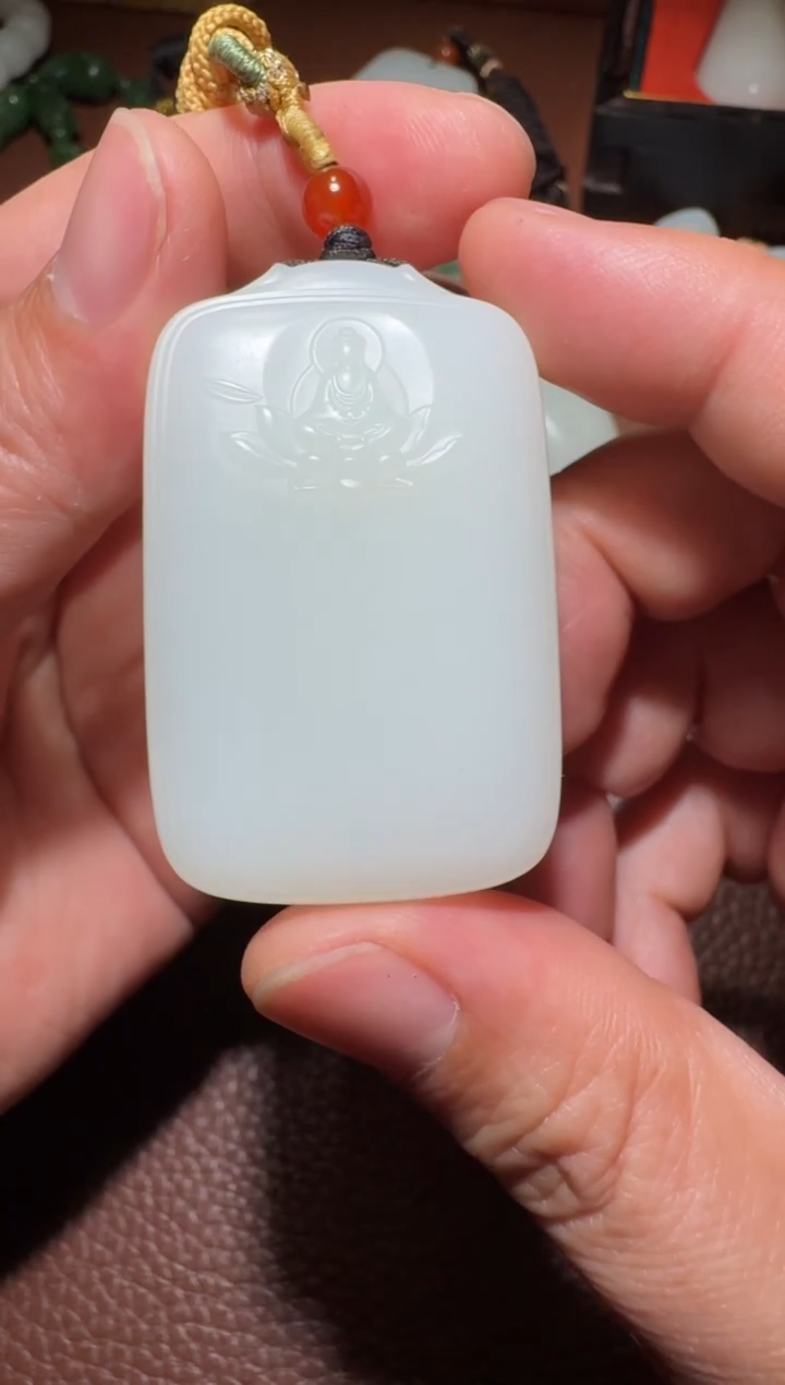 未镶嵌和田玉挂件和田玉