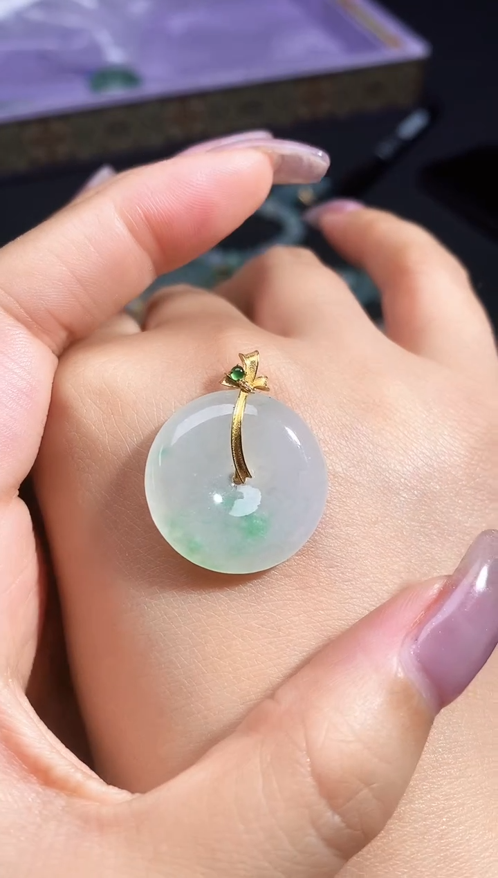 翡翠18K金镶嵌颈饰2505243154