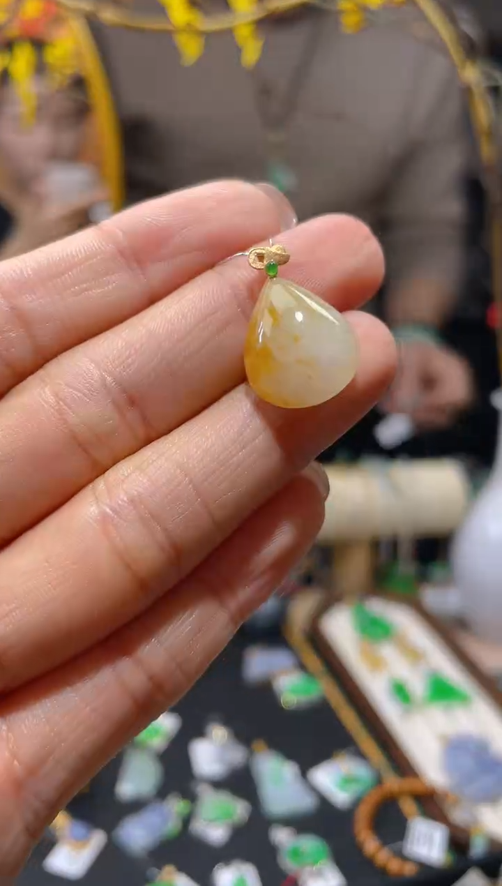 【闪购商品】翡翠颈饰18K金镶嵌假一赔三