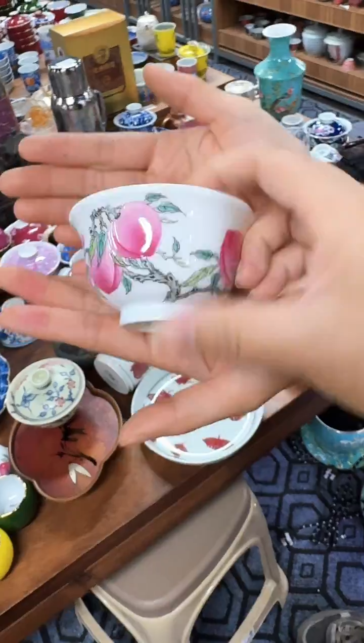 千万仓库 早点炸完回家过年 茶具