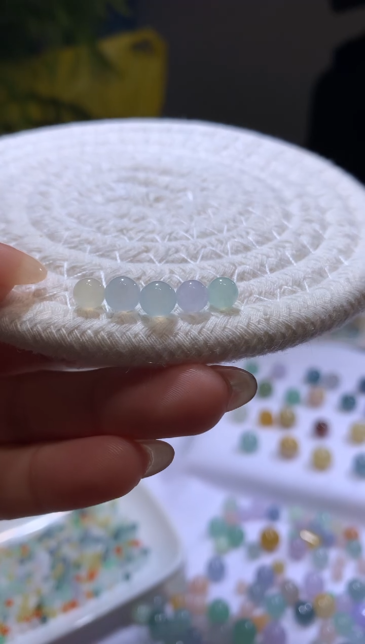 【闪购商品】定制翡翠未镶嵌5.4-6.1*五颗珠子680+68