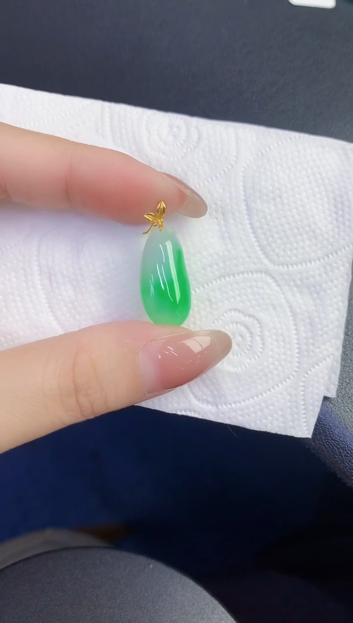 颈饰18K金镶嵌翡翠缅甸天然翡翠A货