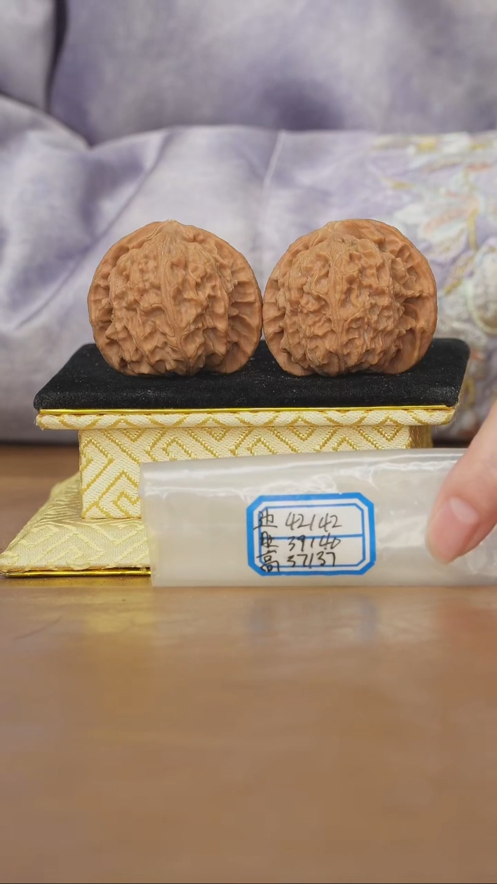把件文玩核桃白狮子微修