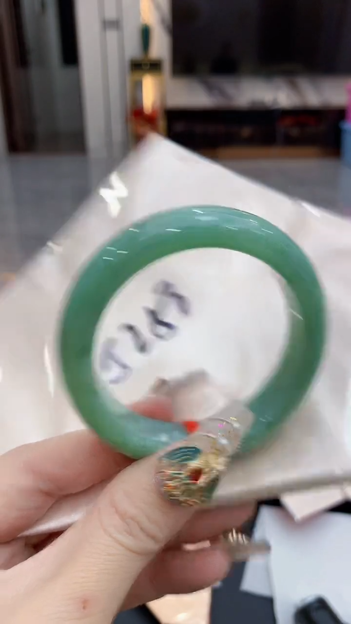 【闪购商品】翡翠手镯未镶嵌0901075387