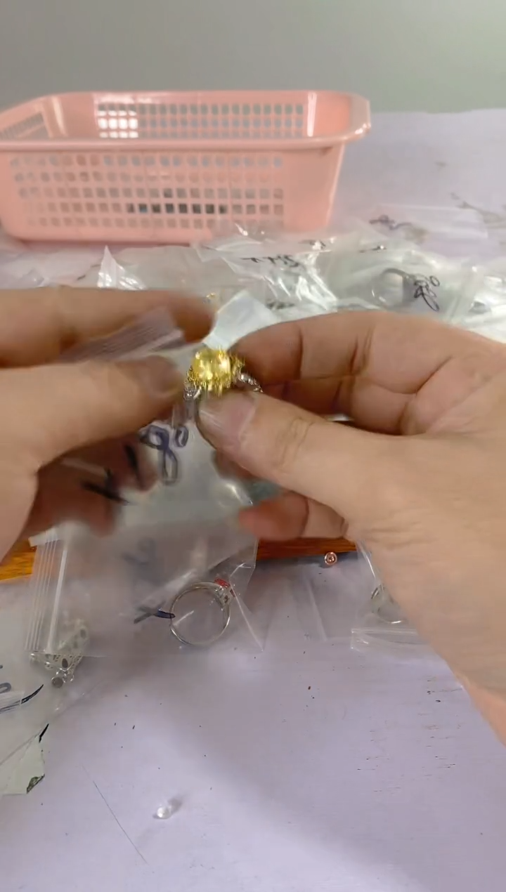 【闪购商品】水晶颈饰银S925镶嵌X180红宝，蓝宝，多样性发一件赠链