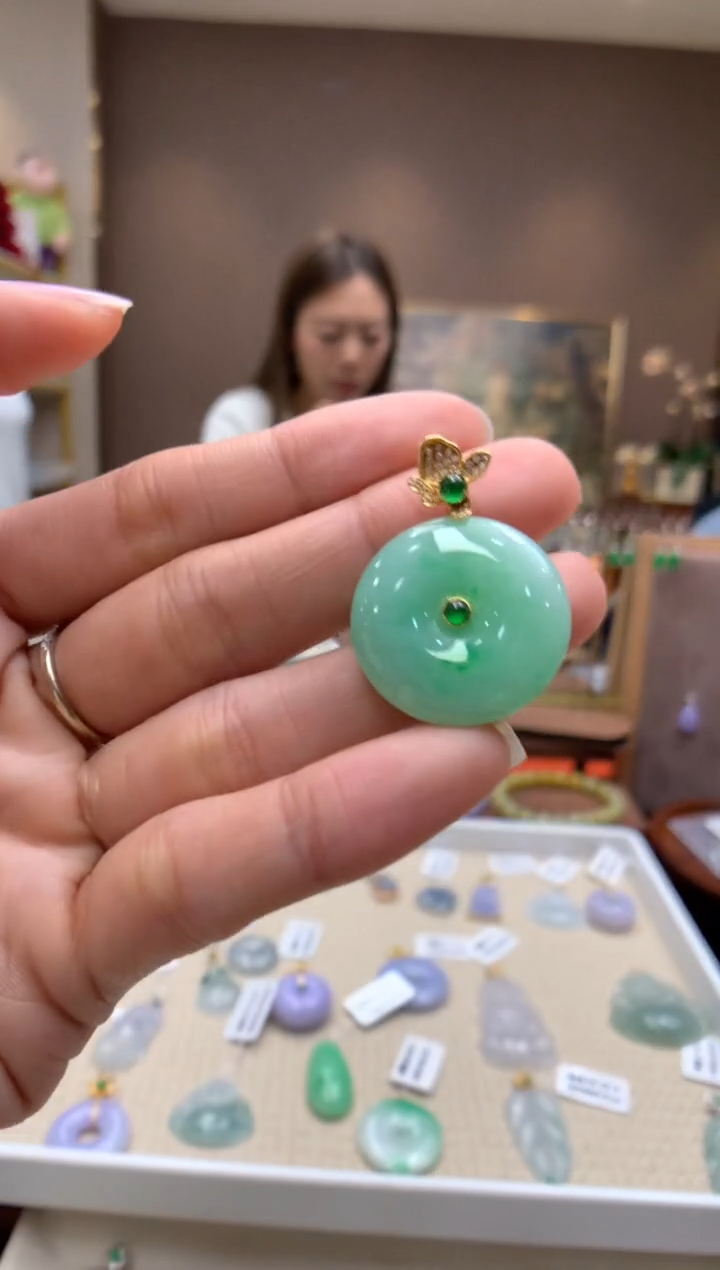 【闪购商品】翡翠颈饰18K金镶嵌平安扣