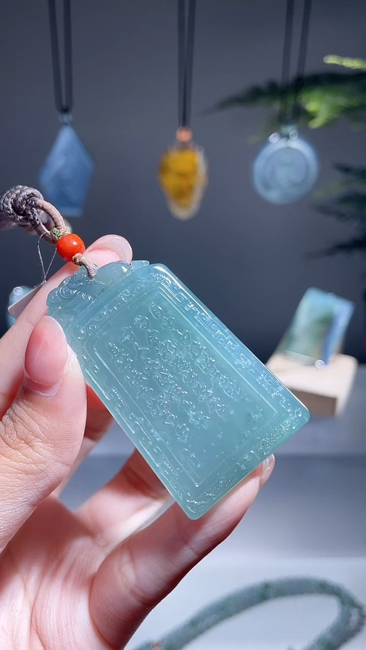 颈饰未镶嵌翡翠挂件