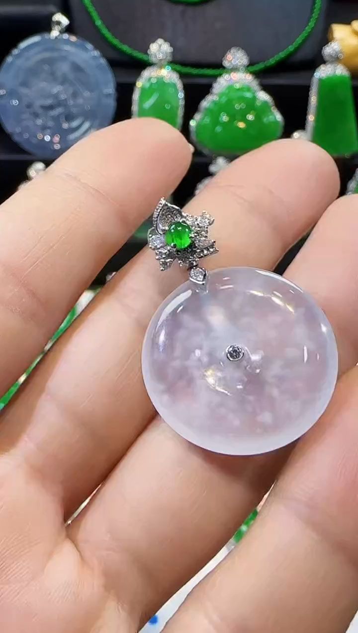 【闪购商品】翡翠吊坠(不含链)18K金镶嵌吊坠