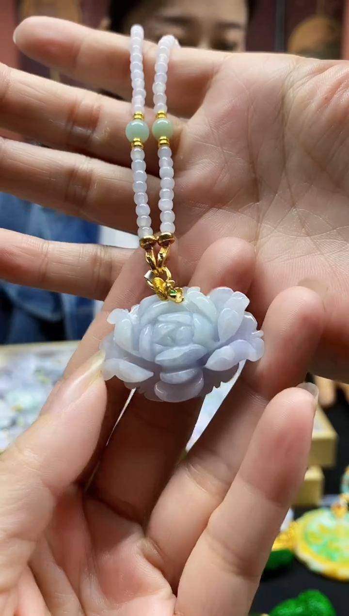 颈饰未镶嵌翡翠吊坠