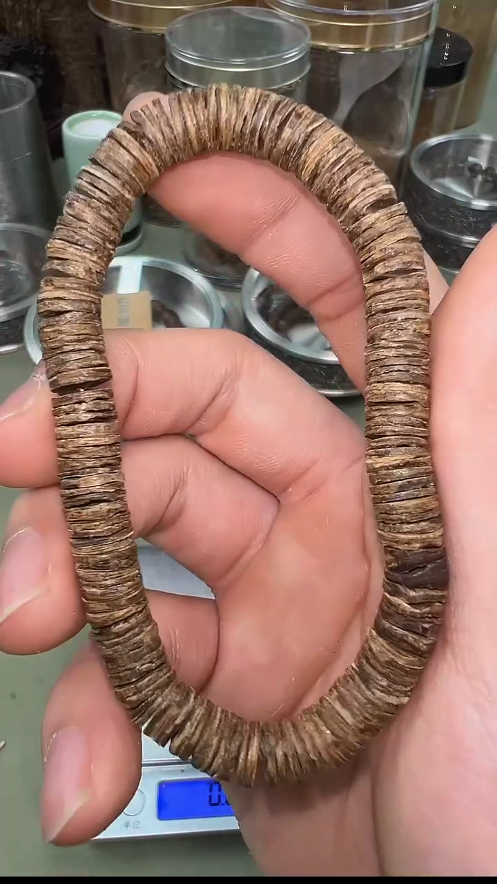 【闪购商品】沉香8.2g海南虫漏超精工沉水随形单圈