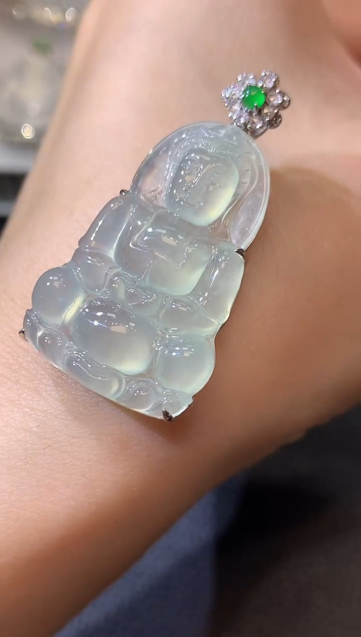 【闪购商品】翡翠吊坠(不含链)18K金镶嵌C16