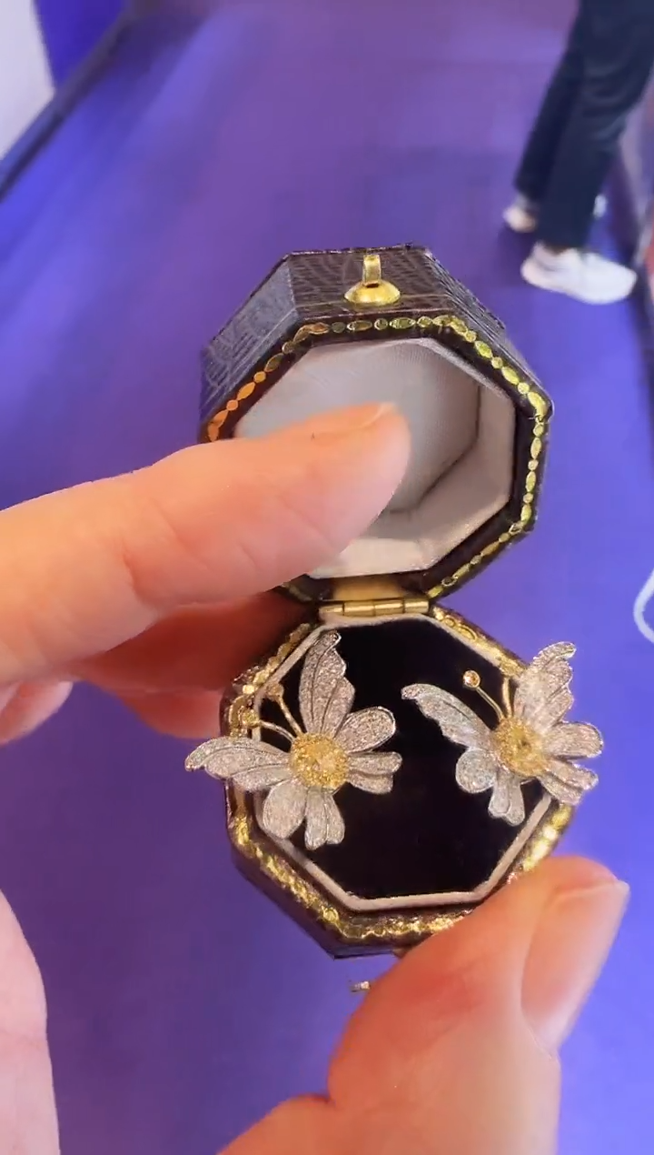 【闪购商品】钻石耳饰18K金镶嵌严选-蝴蝶耳钉