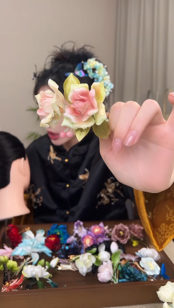 刺绣小*肉桂色玫瑰边夹