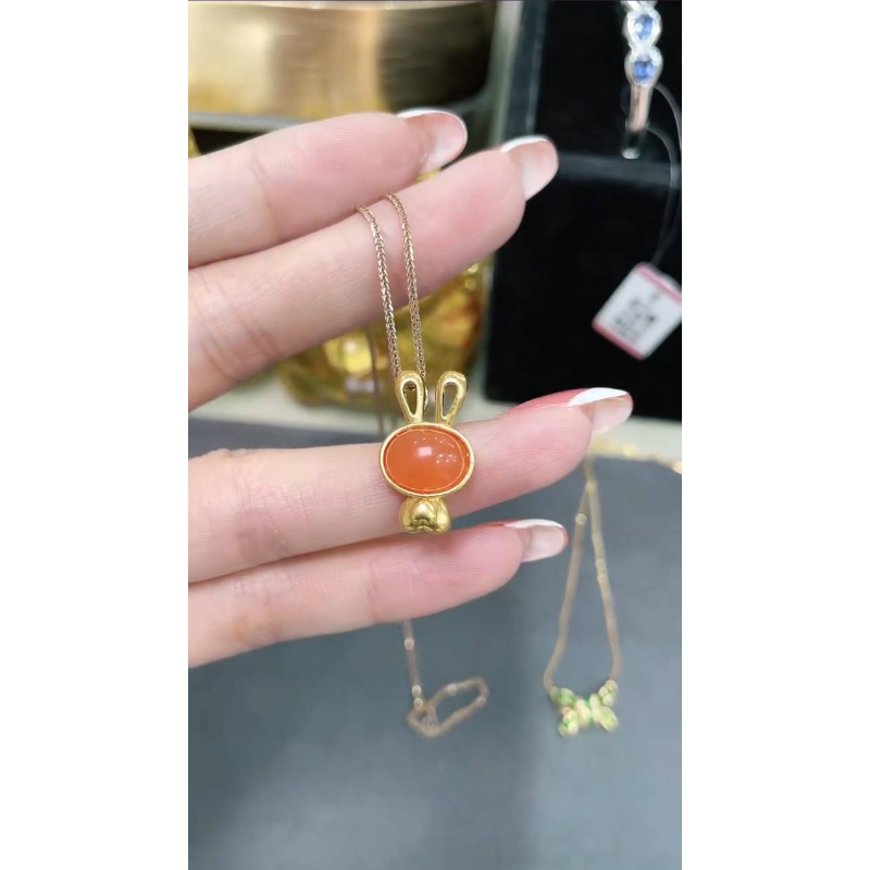 18K金镶嵌南红吊坠小兔子款（不含链）