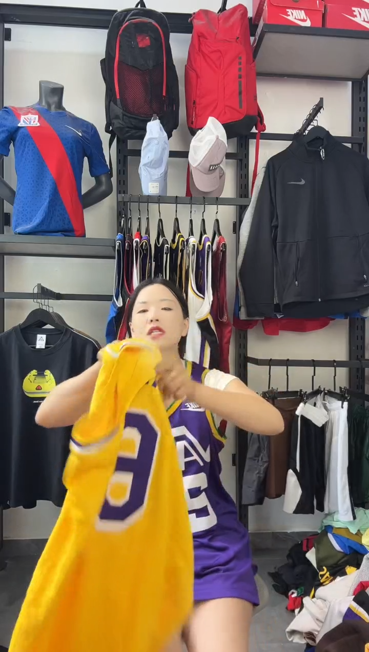 481 ·编码 耐克卫衣服饰过款为准 尺码·M