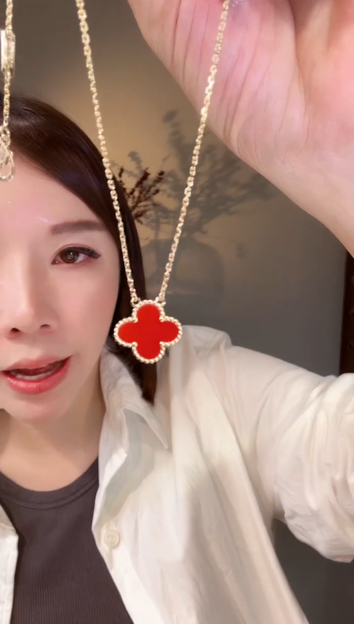 【闪购商品】玛瑙/玉髓颈饰18K金镶嵌红色四叶草项链